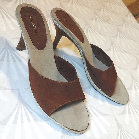 AEROSOLES Shoes - AEROSOLES Tan and Cream Women's Heels